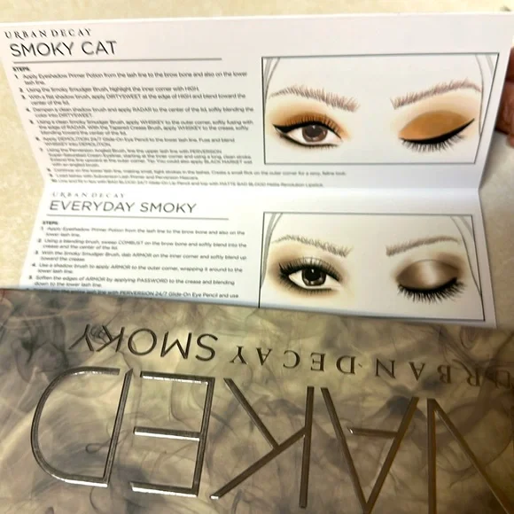 NIB Urban Decay Smokey Eyeshadow Palette - Picture 7 of 7